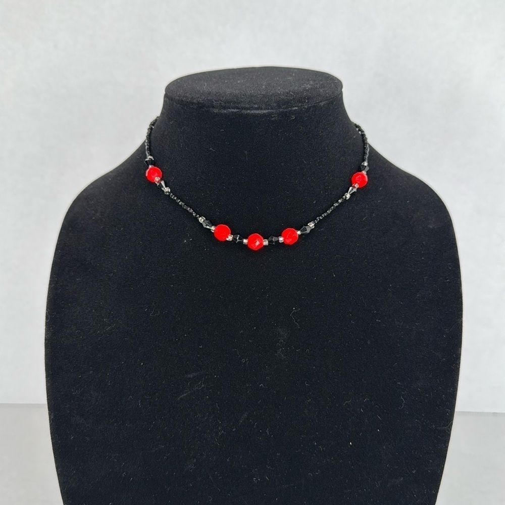 Vintage Estate Red and Black Beaded Necklace Lot A32